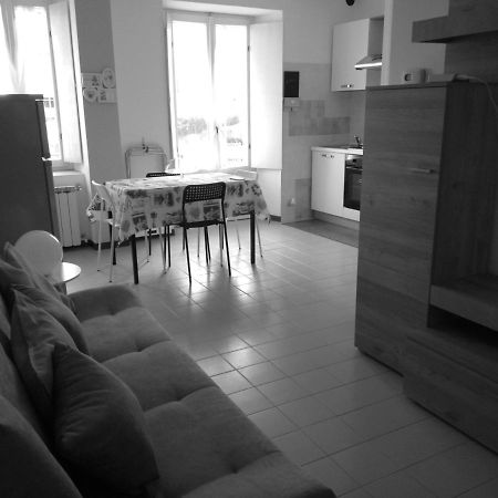 Apartamento Tra La Stazione E Il Lago Verbania Exterior foto