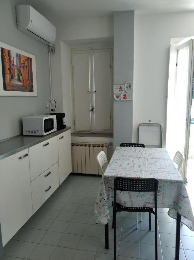Apartamento Tra La Stazione E Il Lago Verbania Exterior foto
